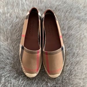 Burberry espadrilles size 37 1/2   Never worn
